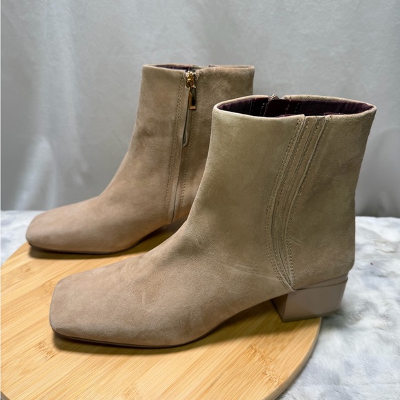New Franco Sarto Suede Side Zip Ankle Beige Tan Boots Size 9 - Picture 2 of 7